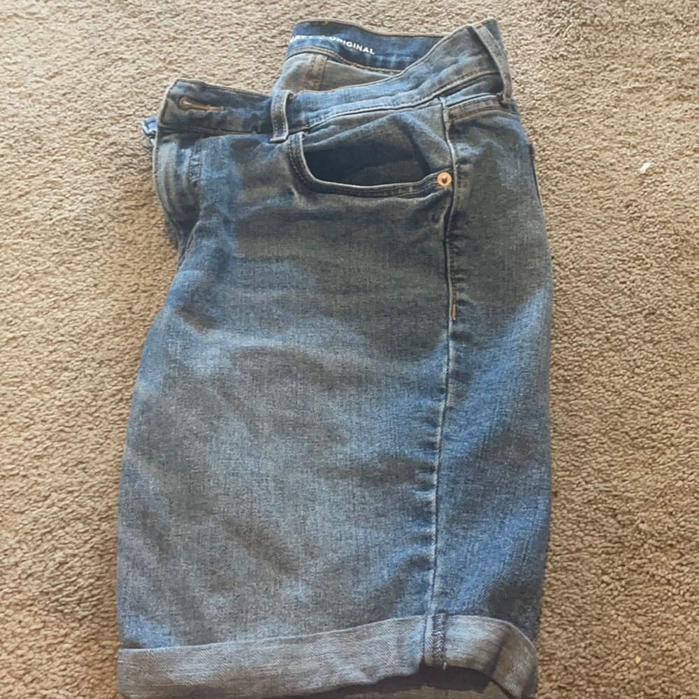 Bermuda shorts size 4